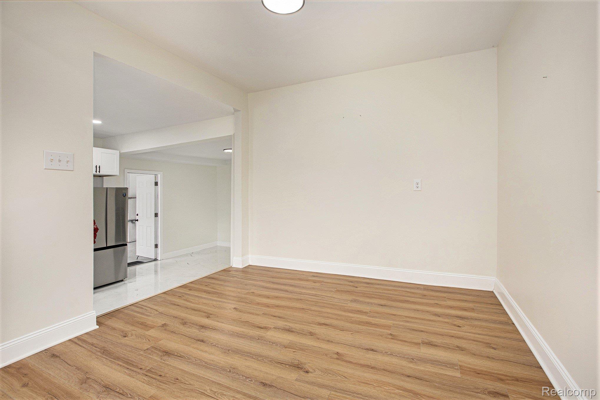 Belleville, Michigan 48111, United States, 3 Bedrooms Bedrooms, ,1 BathroomBathrooms,Residential,Pending,246925