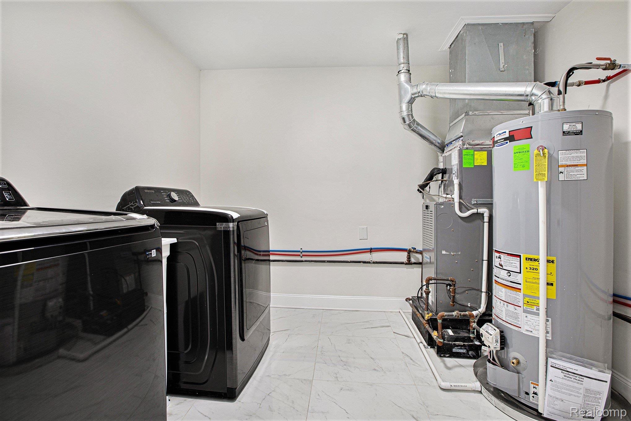 Belleville, Michigan 48111, United States, 3 Bedrooms Bedrooms, ,1 BathroomBathrooms,Residential,Pending,246925