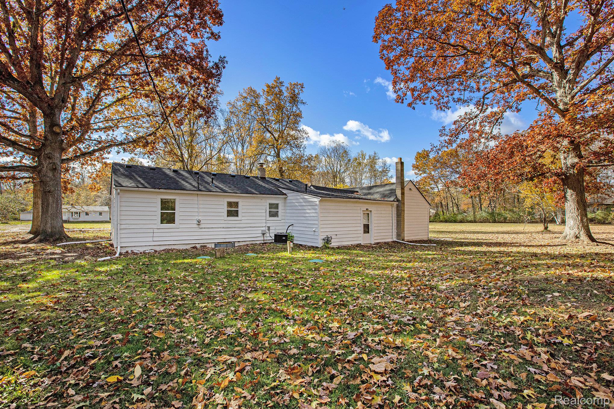 Belleville, Michigan 48111, United States, 3 Bedrooms Bedrooms, ,1 BathroomBathrooms,Residential,Pending,246925