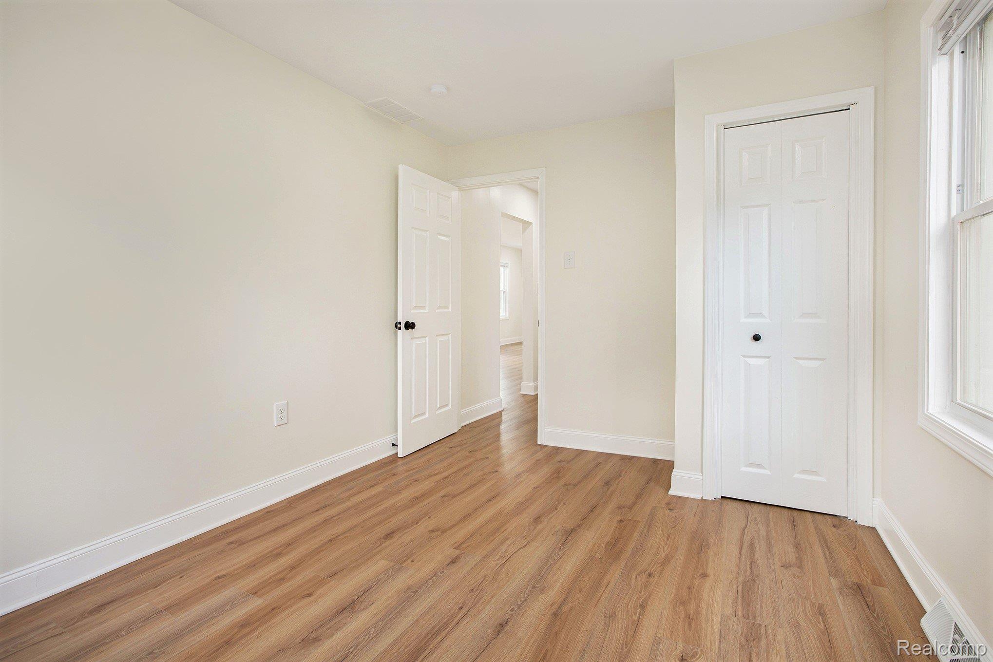 Belleville, Michigan 48111, United States, 3 Bedrooms Bedrooms, ,1 BathroomBathrooms,Residential,Pending,246925