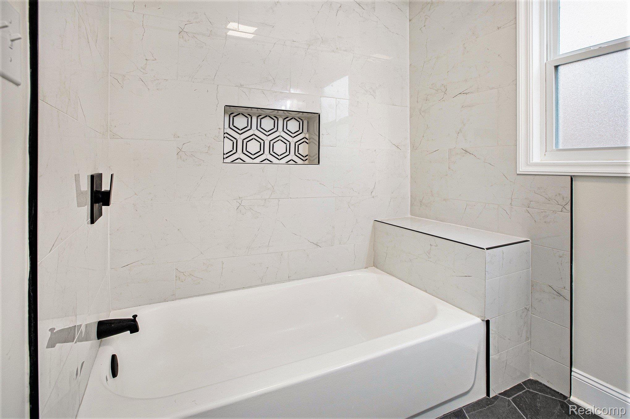 Belleville, Michigan 48111, United States, 3 Bedrooms Bedrooms, ,1 BathroomBathrooms,Residential,Pending,246925