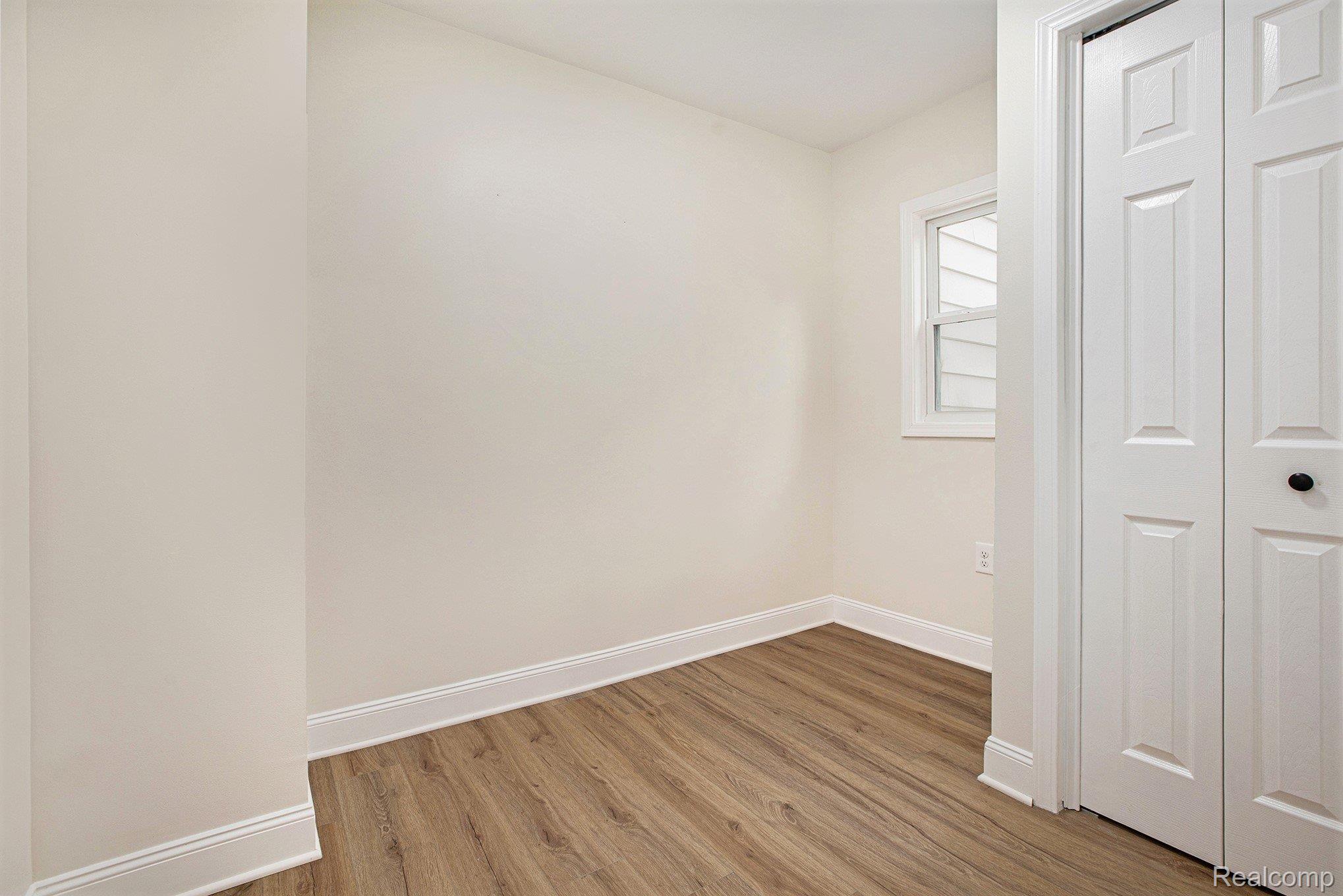 Belleville, Michigan 48111, United States, 3 Bedrooms Bedrooms, ,1 BathroomBathrooms,Residential,Pending,246925