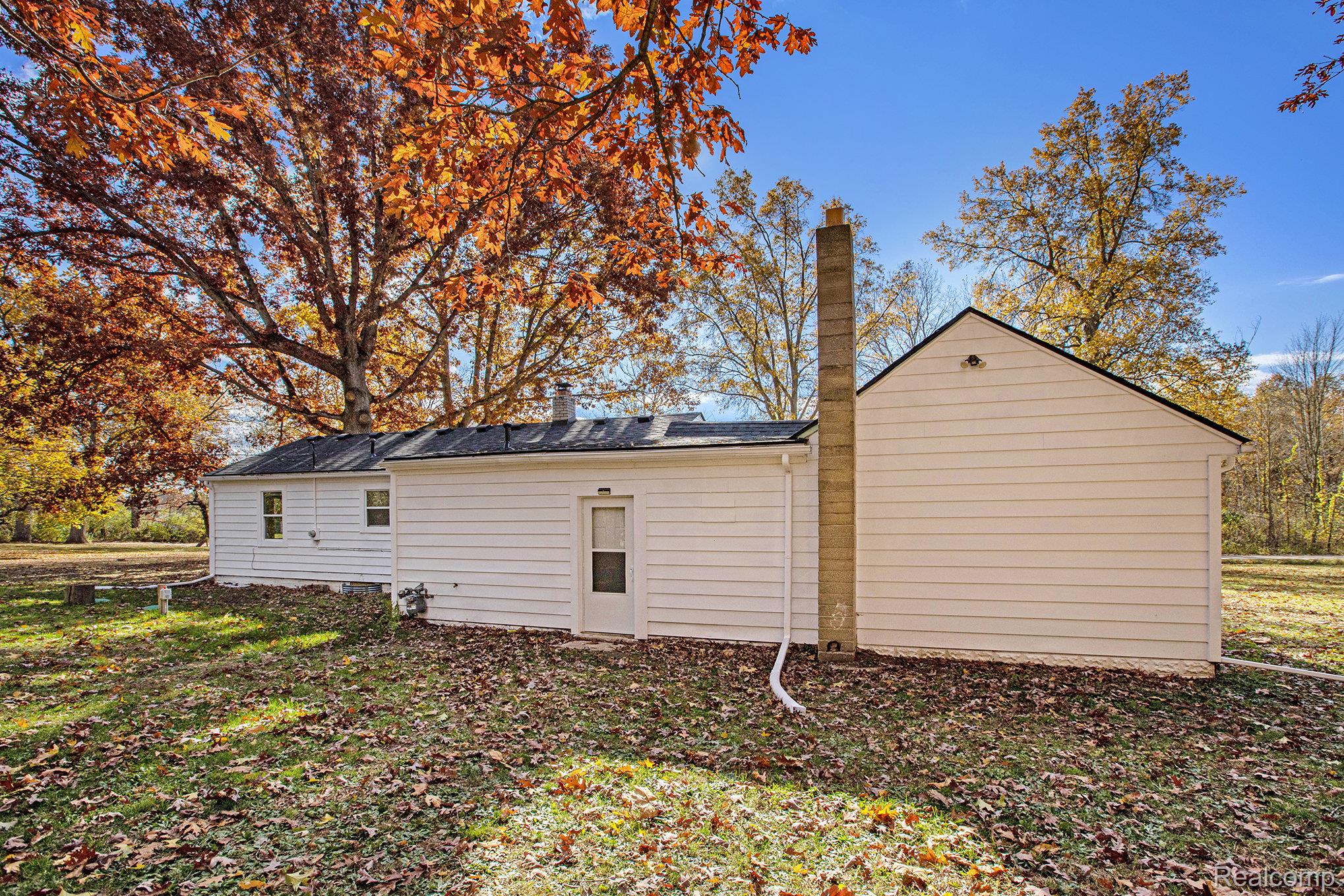 Belleville, Michigan 48111, United States, 3 Bedrooms Bedrooms, ,1 BathroomBathrooms,Residential,Pending,246925