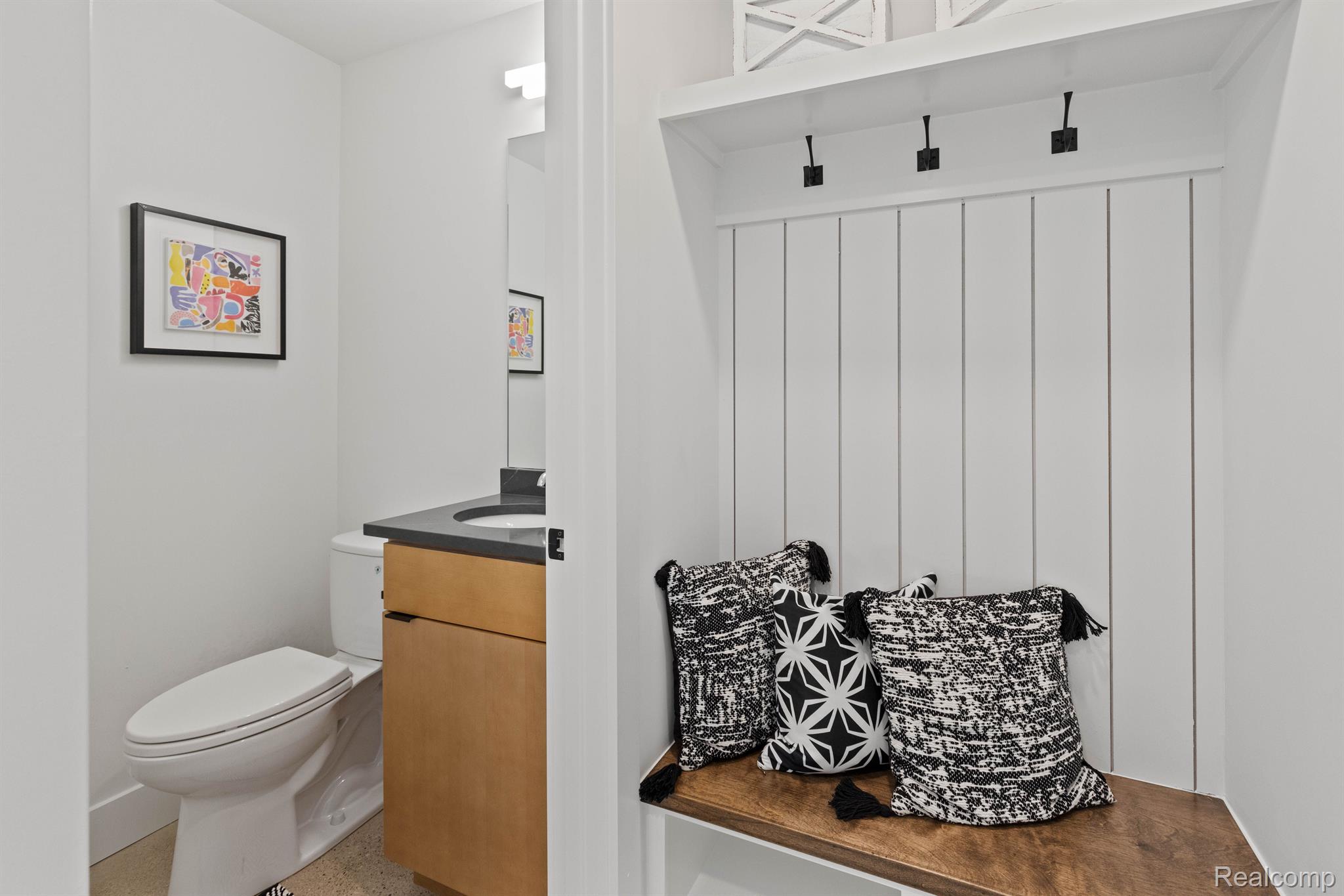 Detroit, Michigan 48208, United States, 2 Bedrooms Bedrooms, ,3 BathroomsBathrooms,Residential,Active,251754