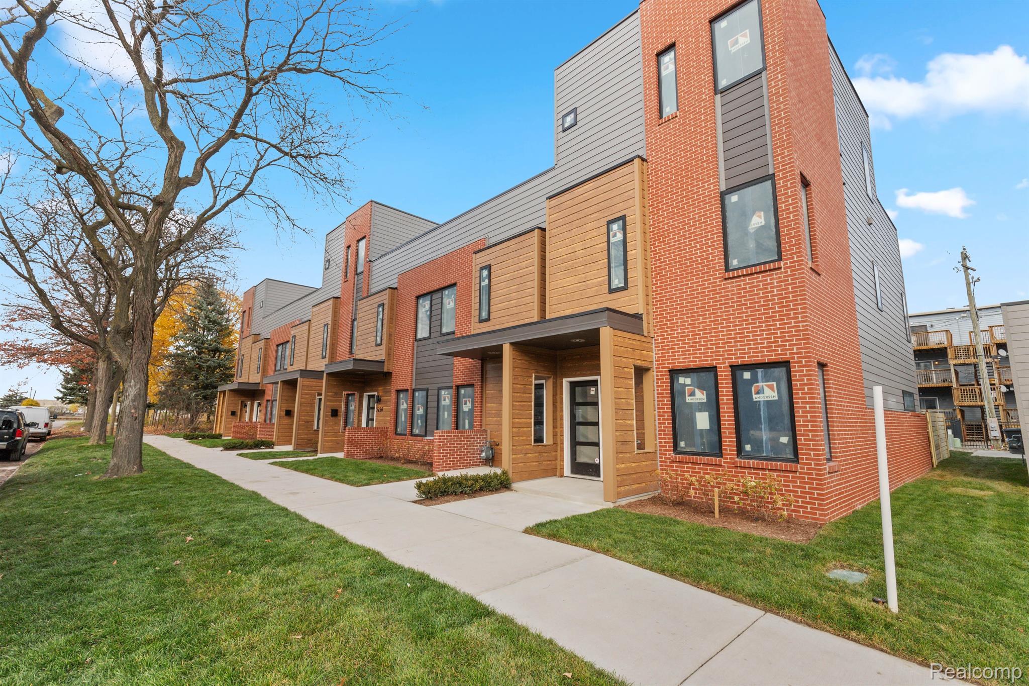 Detroit, Michigan 48208, United States, 2 Bedrooms Bedrooms, ,3 BathroomsBathrooms,Residential,Active,251754