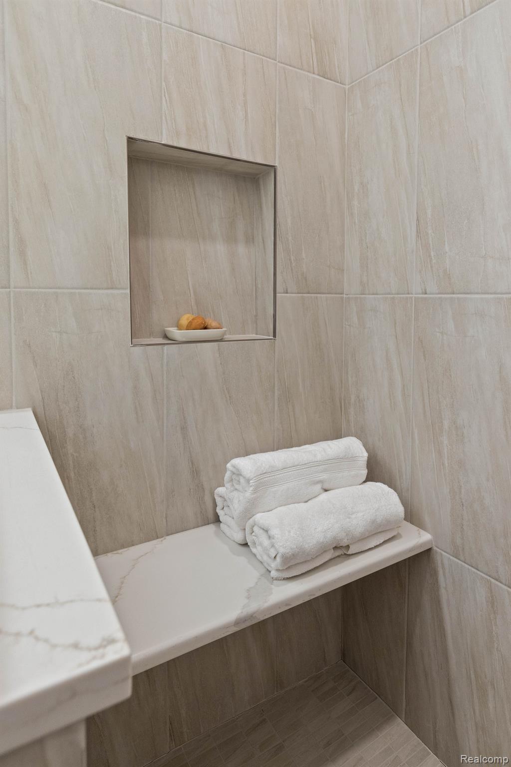 Detroit, Michigan 48208, United States, 2 Bedrooms Bedrooms, ,3 BathroomsBathrooms,Residential,Active,251754