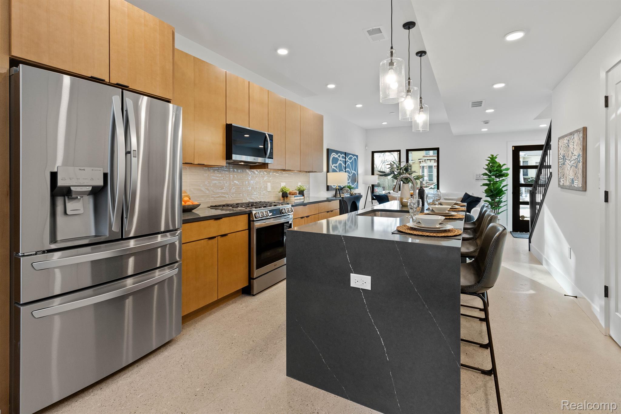 Detroit, Michigan 48208, United States, 2 Bedrooms Bedrooms, ,3 BathroomsBathrooms,Residential,Active,251754