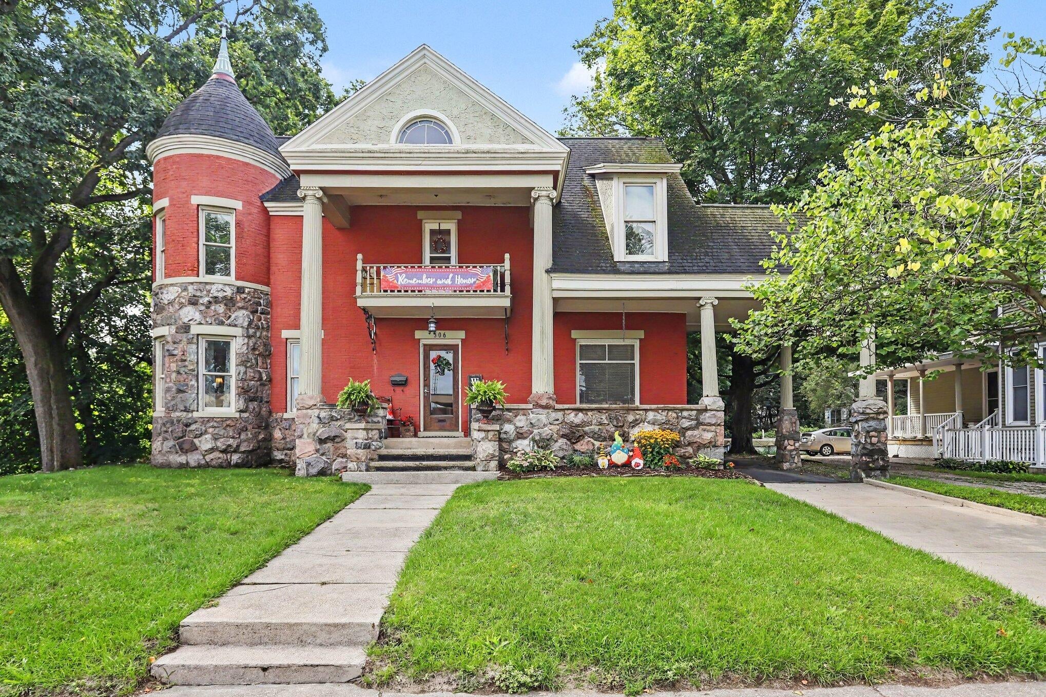 306 W Michigan Avenue