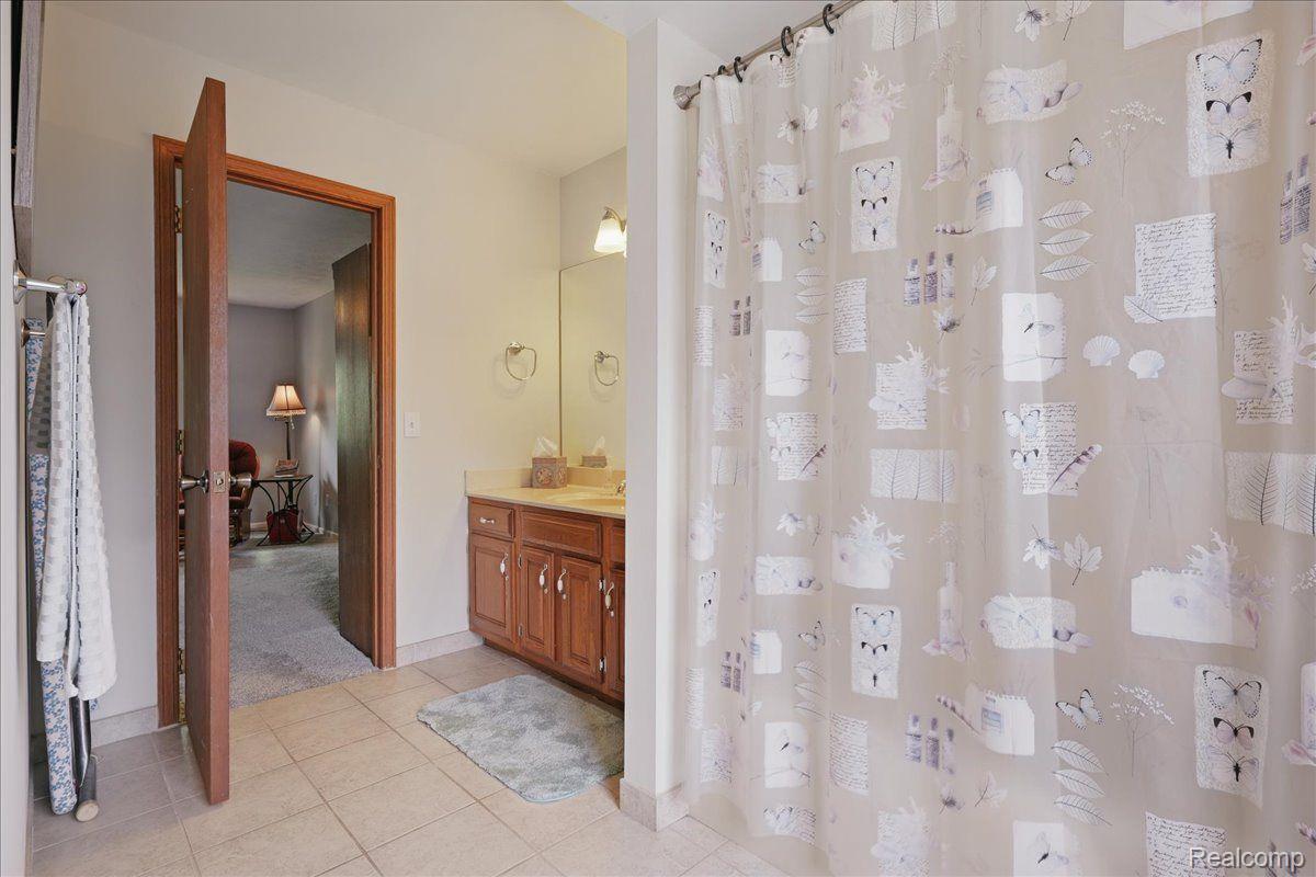 Independence Charter Township, Michigan 48346, United States, 3 Bedrooms Bedrooms, ,4 BathroomsBathrooms,Residential,Active,124157