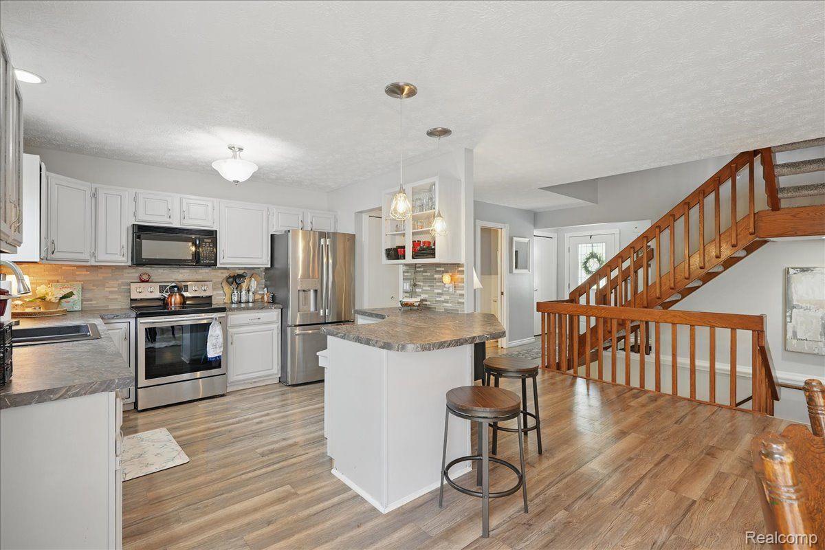 Independence Charter Township, Michigan 48346, United States, 3 Bedrooms Bedrooms, ,4 BathroomsBathrooms,Residential,Active,124157