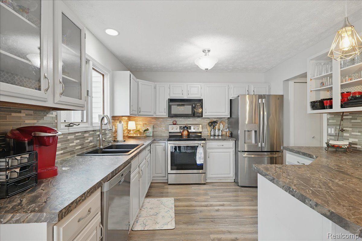 Independence Charter Township, Michigan 48346, United States, 3 Bedrooms Bedrooms, ,4 BathroomsBathrooms,Residential,Active,124157