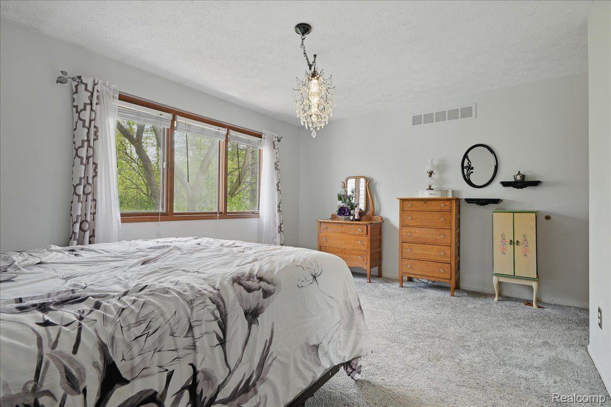 Independence Charter Township, Michigan 48346, United States, 3 Bedrooms Bedrooms, ,4 BathroomsBathrooms,Residential,Active,124157