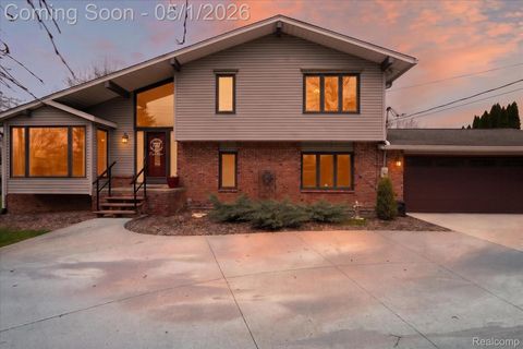 Photo of 7117 Capri Drive, White Lake Charter Township, MI 48383 (MLS # 20261018455)