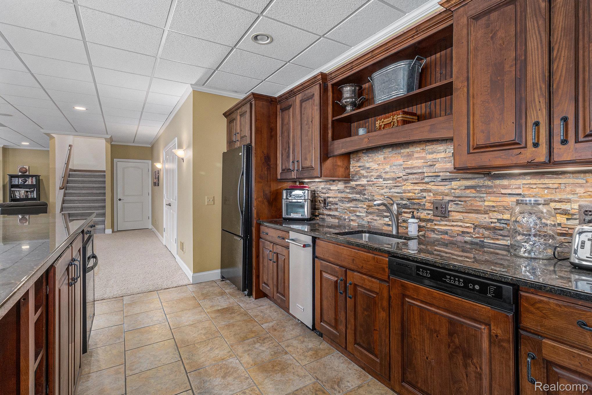 Lake Orion, Michigan 48362, United States, 4 Bedrooms Bedrooms, ,5 BathroomsBathrooms,Residential,Active,254770