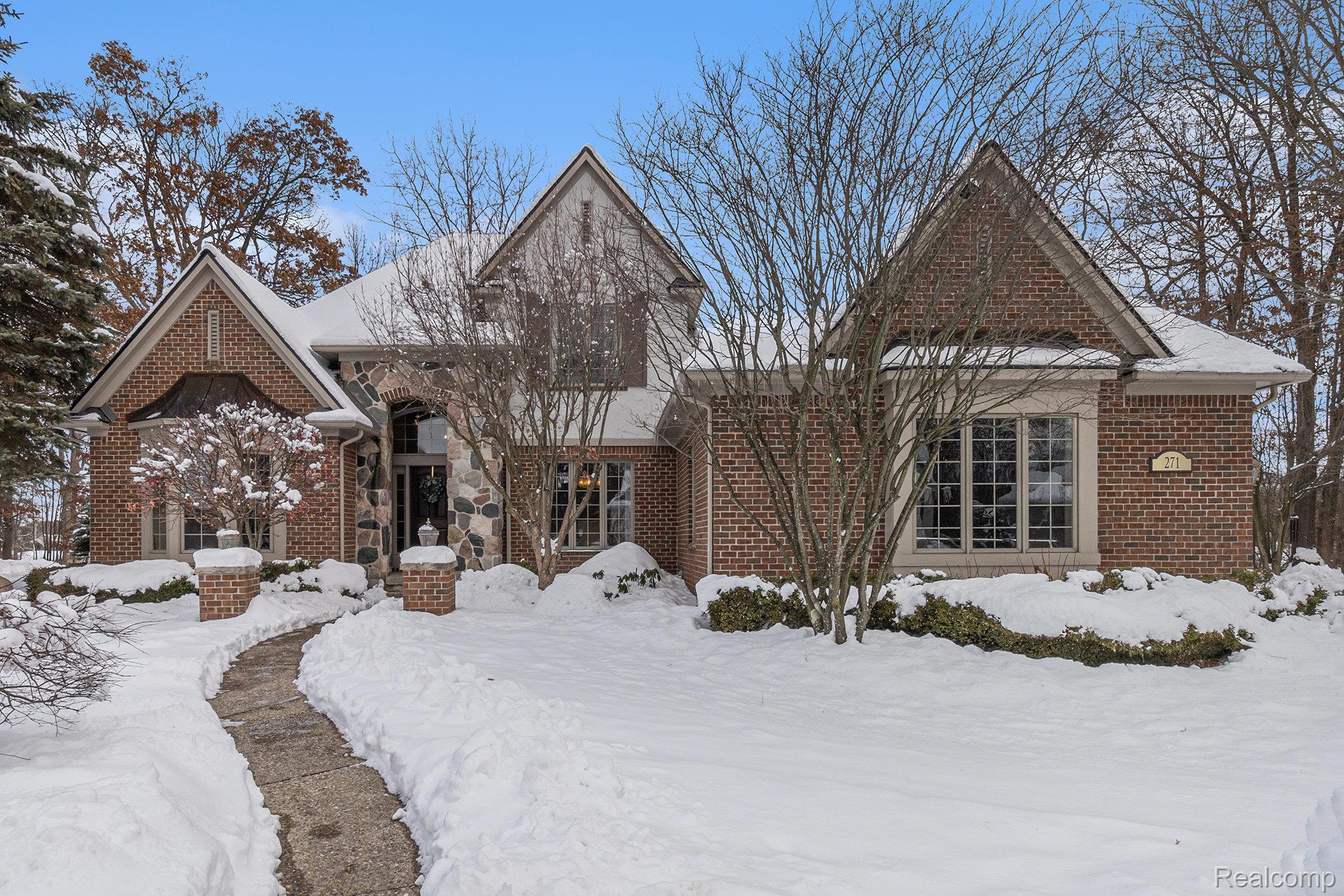 Lake Orion, Michigan 48362, United States, 4 Bedrooms Bedrooms, ,5 BathroomsBathrooms,Residential,Active,254770