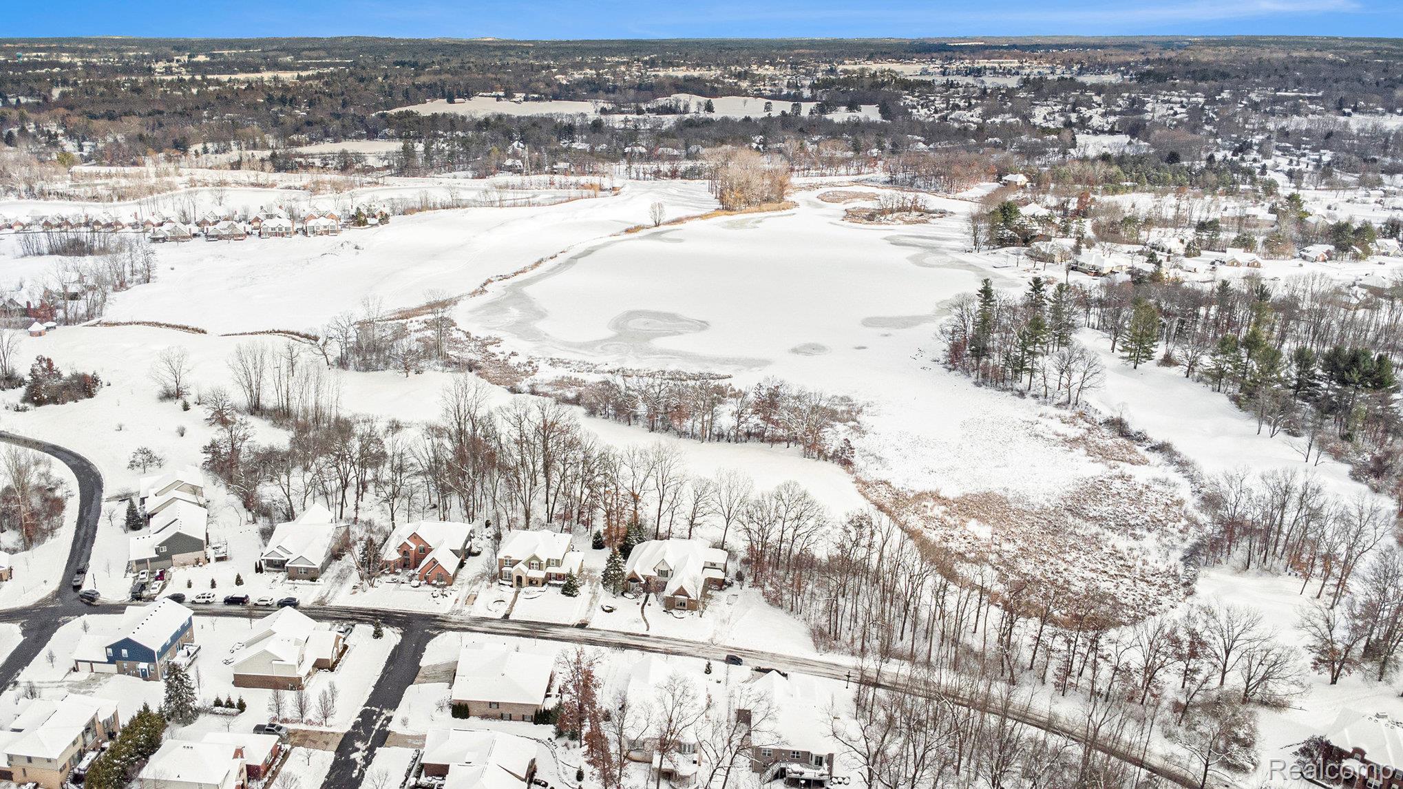 Lake Orion, Michigan 48362, United States, 4 Bedrooms Bedrooms, ,5 BathroomsBathrooms,Residential,Active,254770