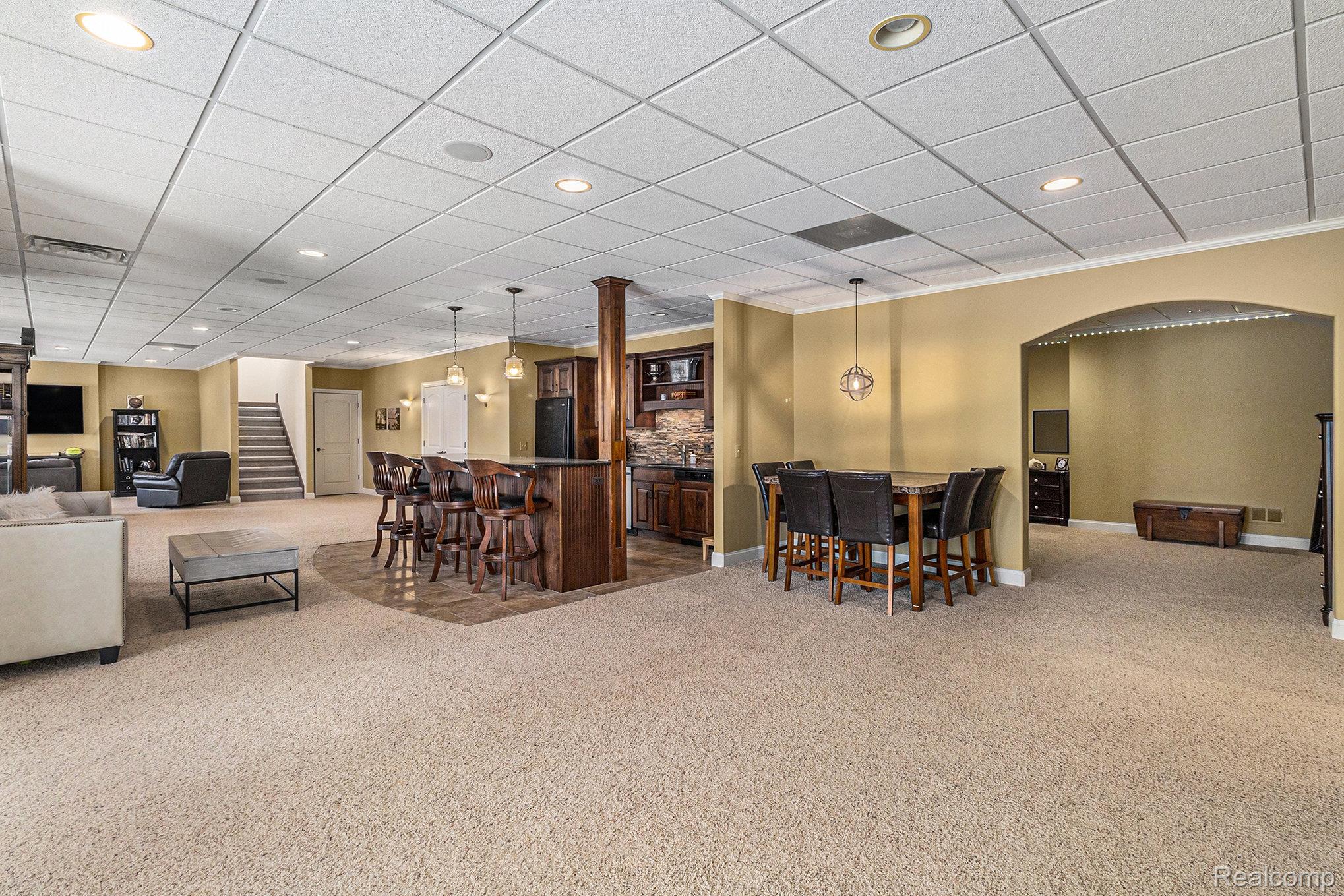 Lake Orion, Michigan 48362, United States, 4 Bedrooms Bedrooms, ,5 BathroomsBathrooms,Residential,Active,254770