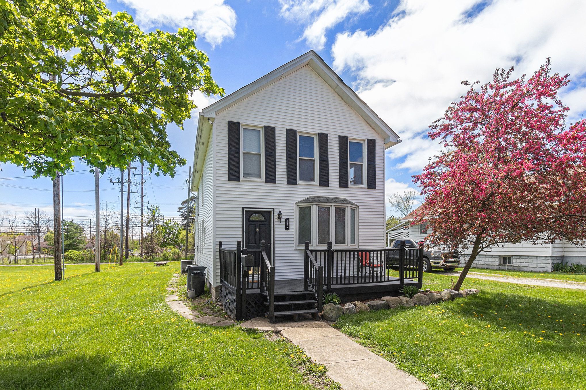 348 E Saint Clair Street
