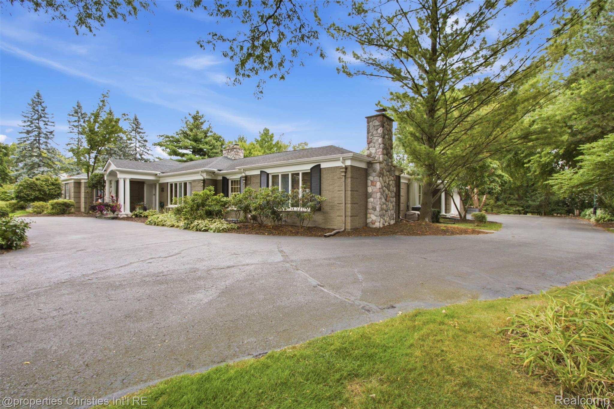 5245 Wayfind Lane