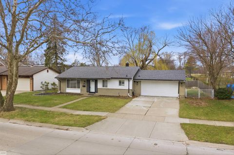 33043 Fraser Avenue Fraser City MI 48026