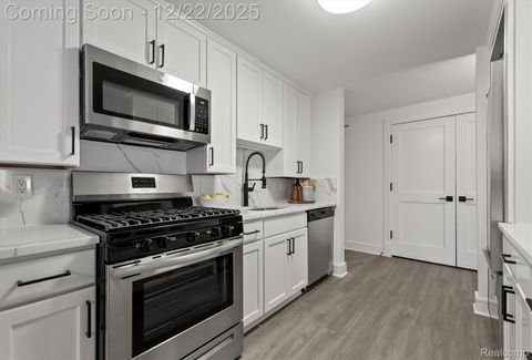 Tiny photo for 411 S Old Woodward Avenue #924, Birmingham City, MI 48009 (MLS # 20251059128)
