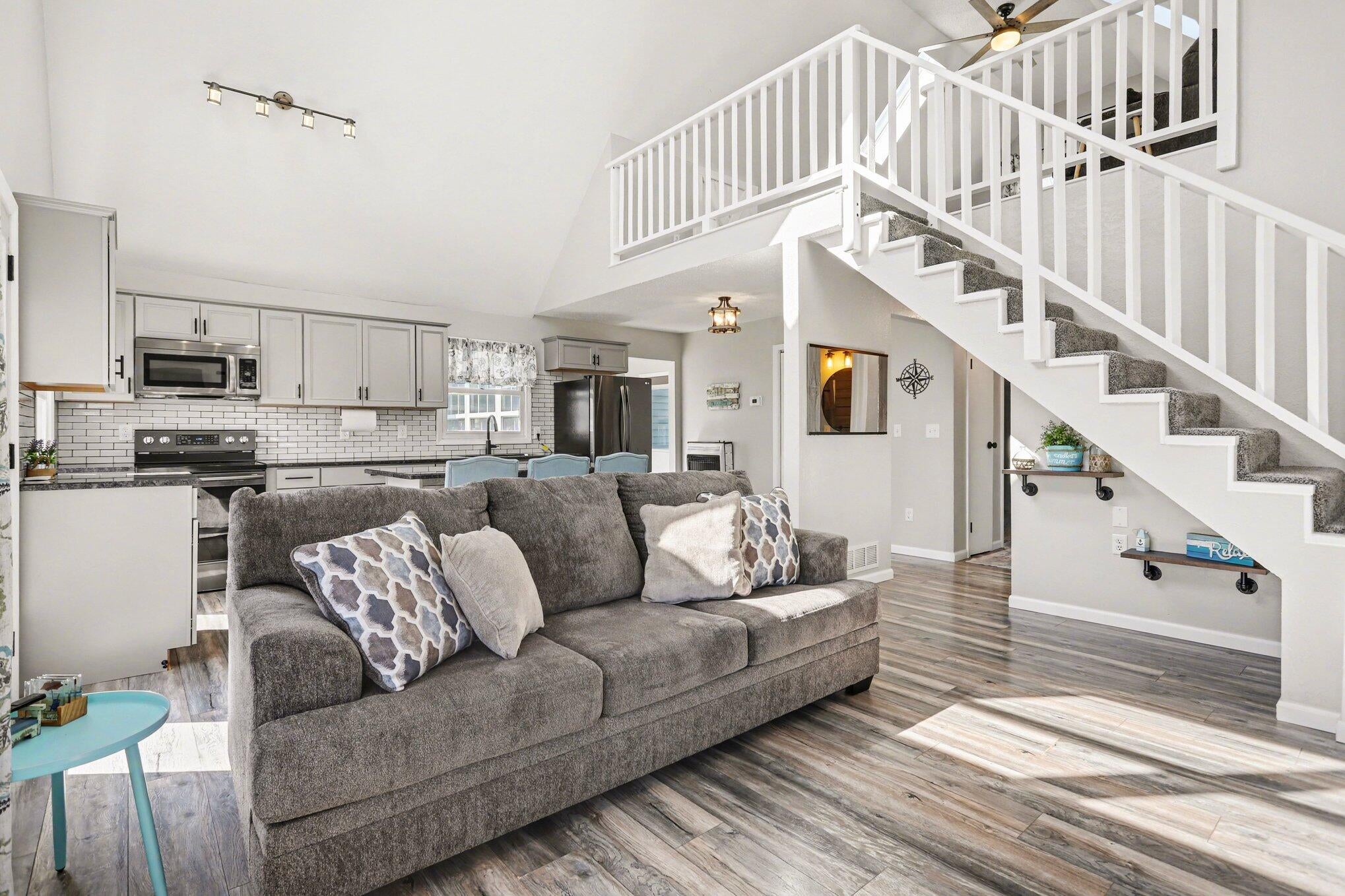 2743 Hemlock Road