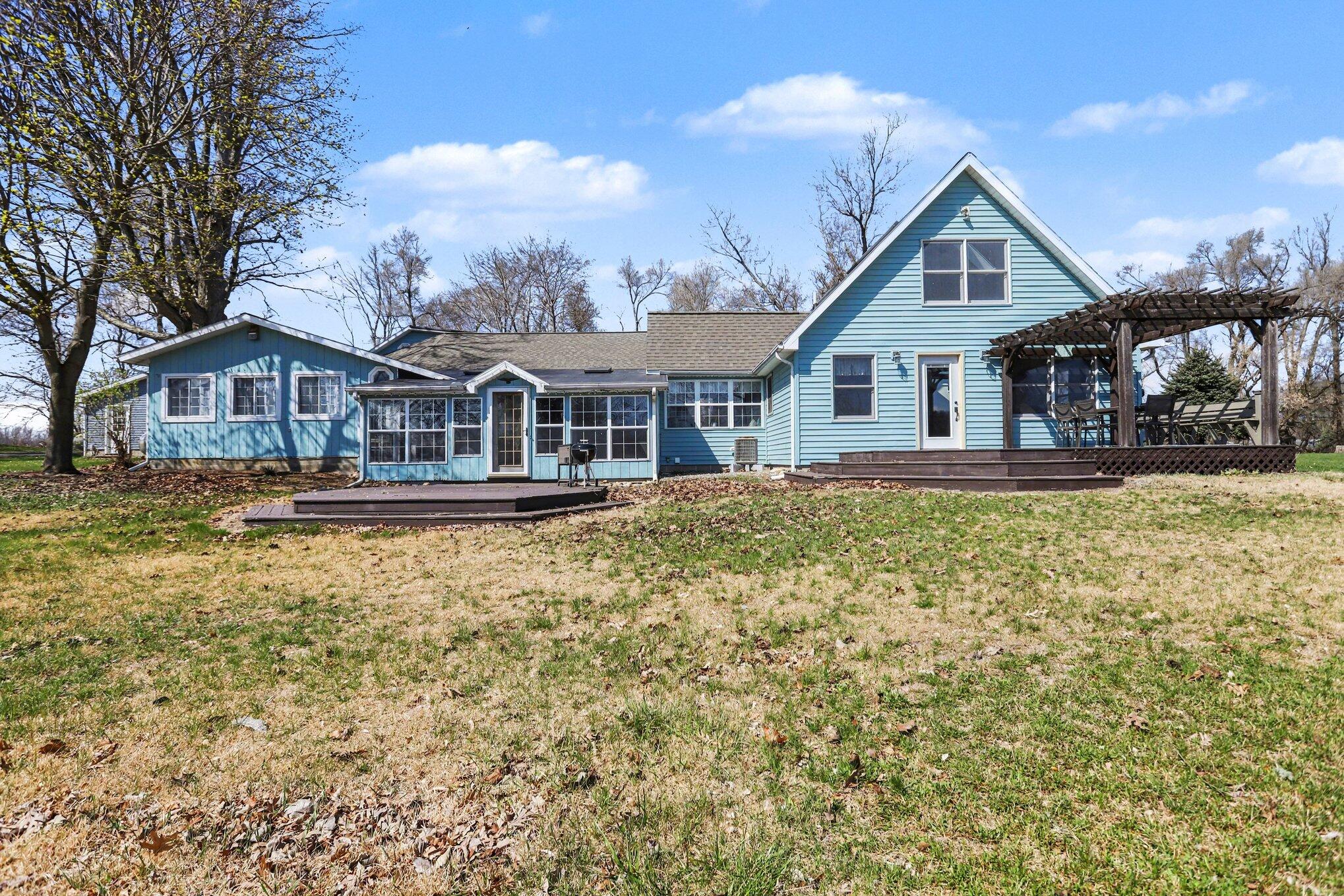 2743 Hemlock Road