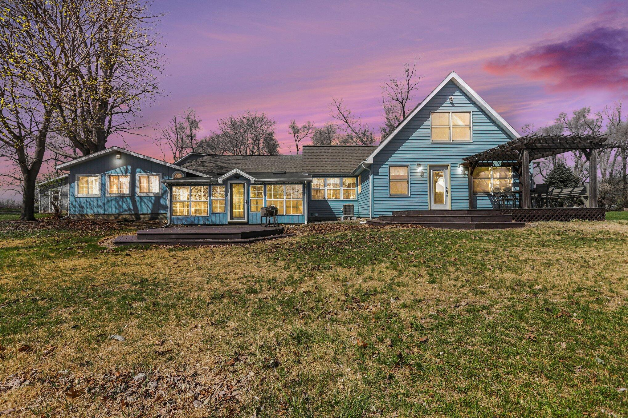 2743 Hemlock Road