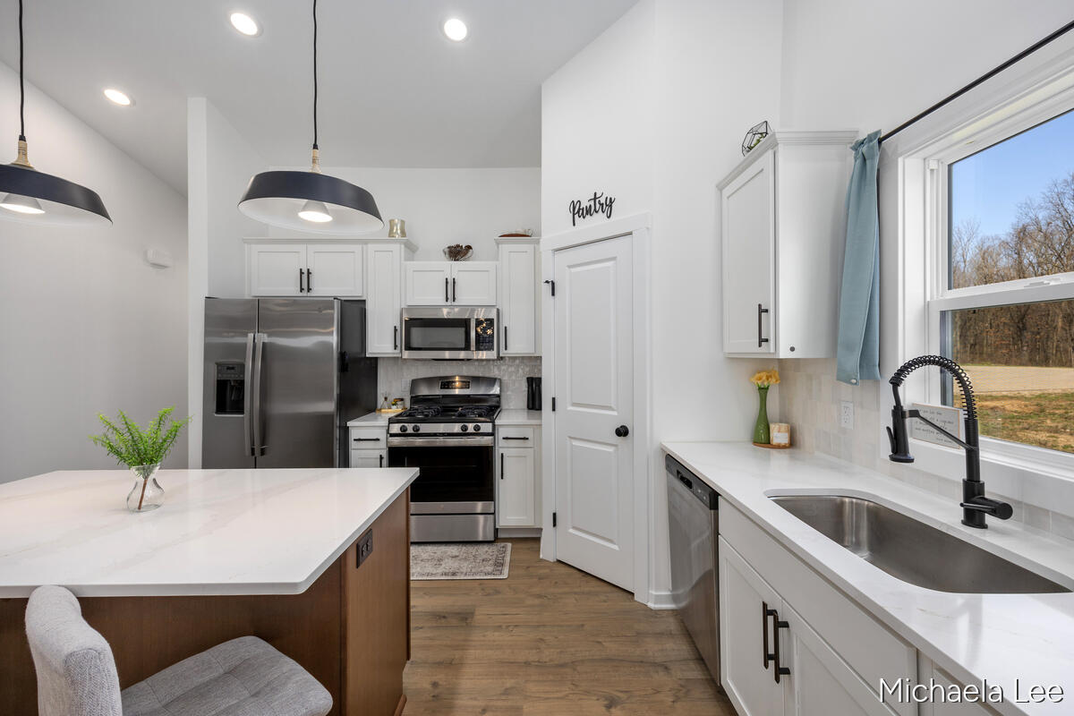 1548 N Village Circle