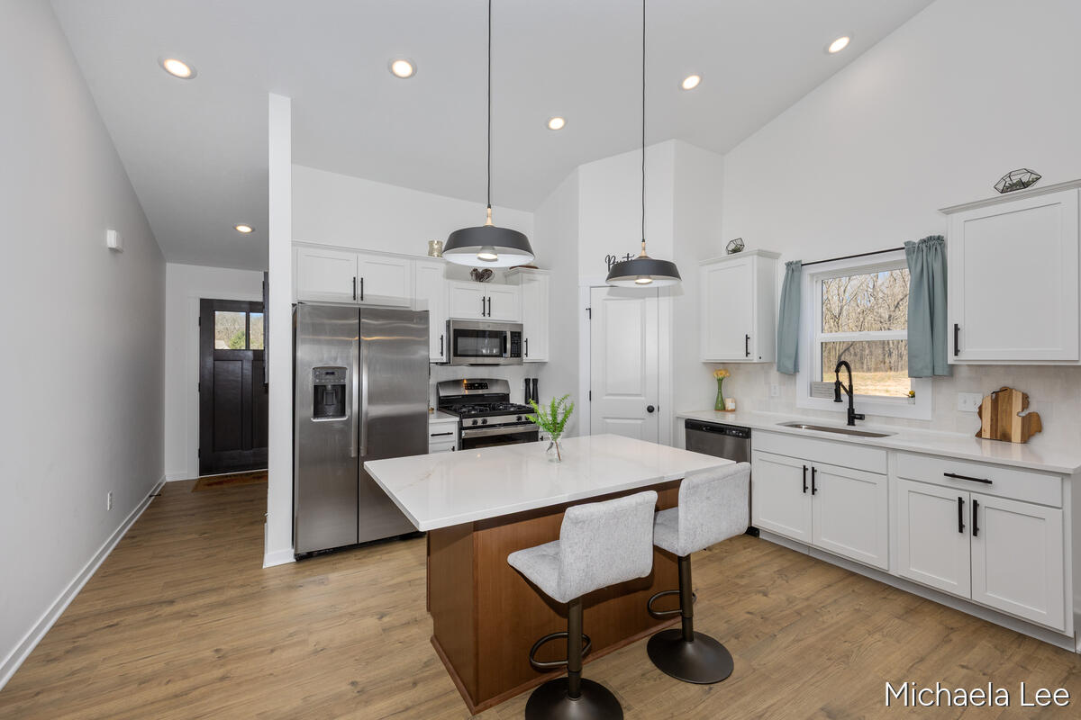 1548 N Village Circle