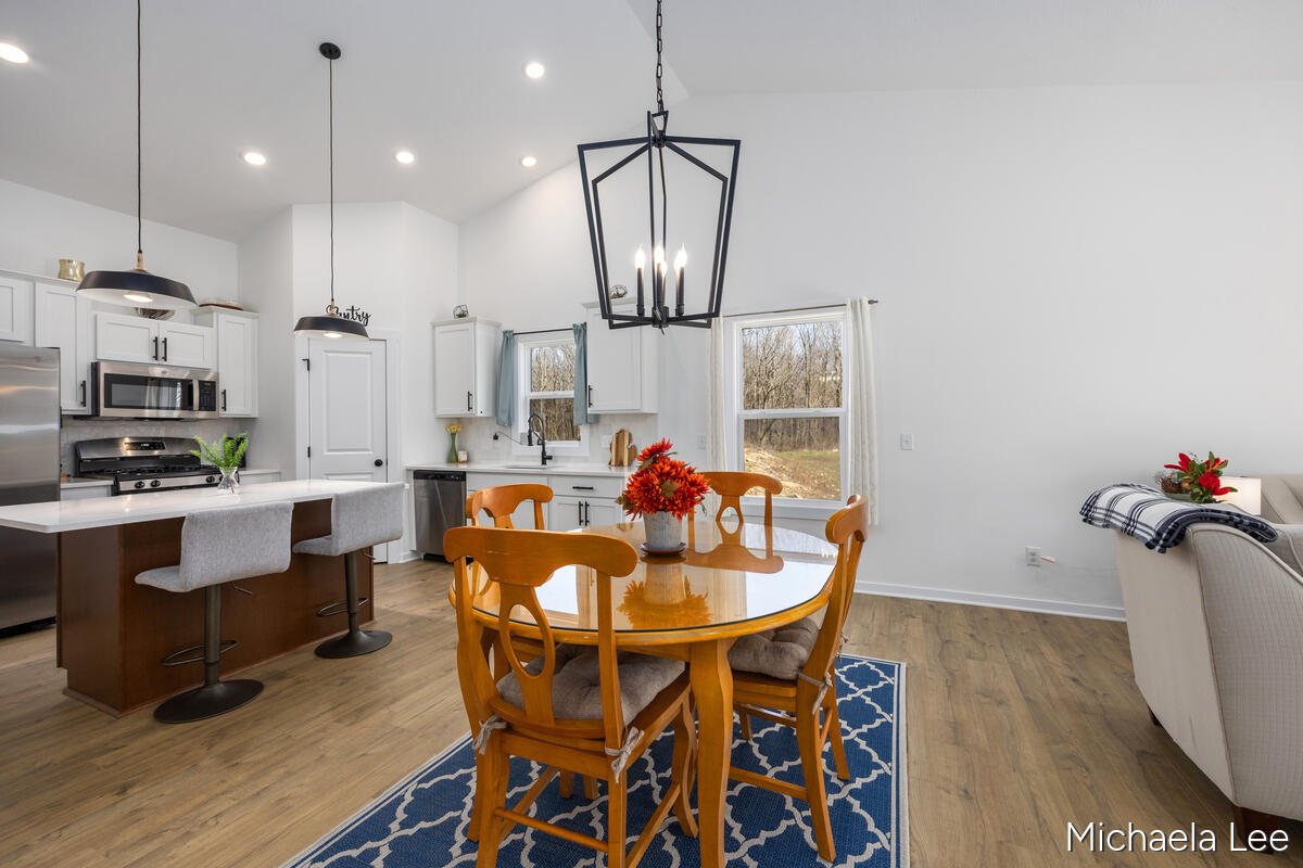 1548 N Village Circle