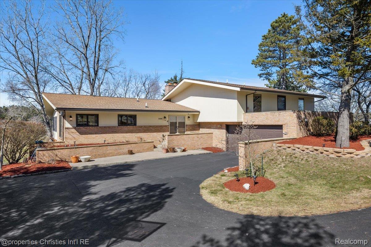 1808 Moors Court