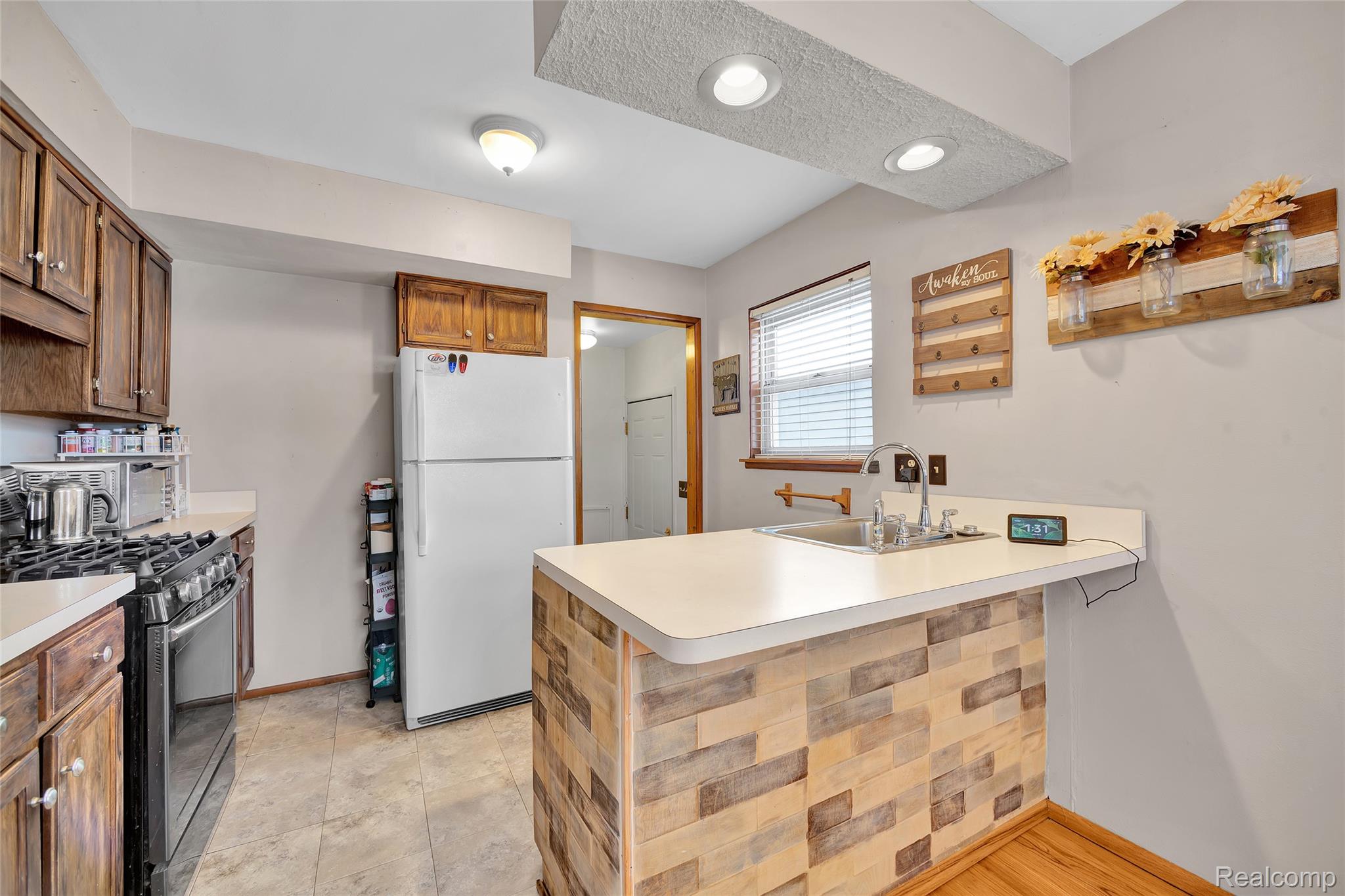 18609 Gillman Street