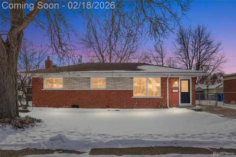 15014 Arden Avenue Warren City MI 48088