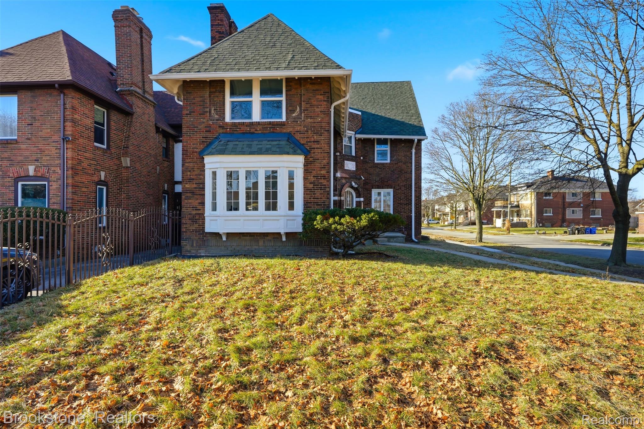 8951 La Salle Boulevard