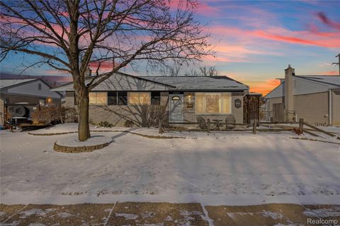 32952 Avondale Street Westland City MI 48186