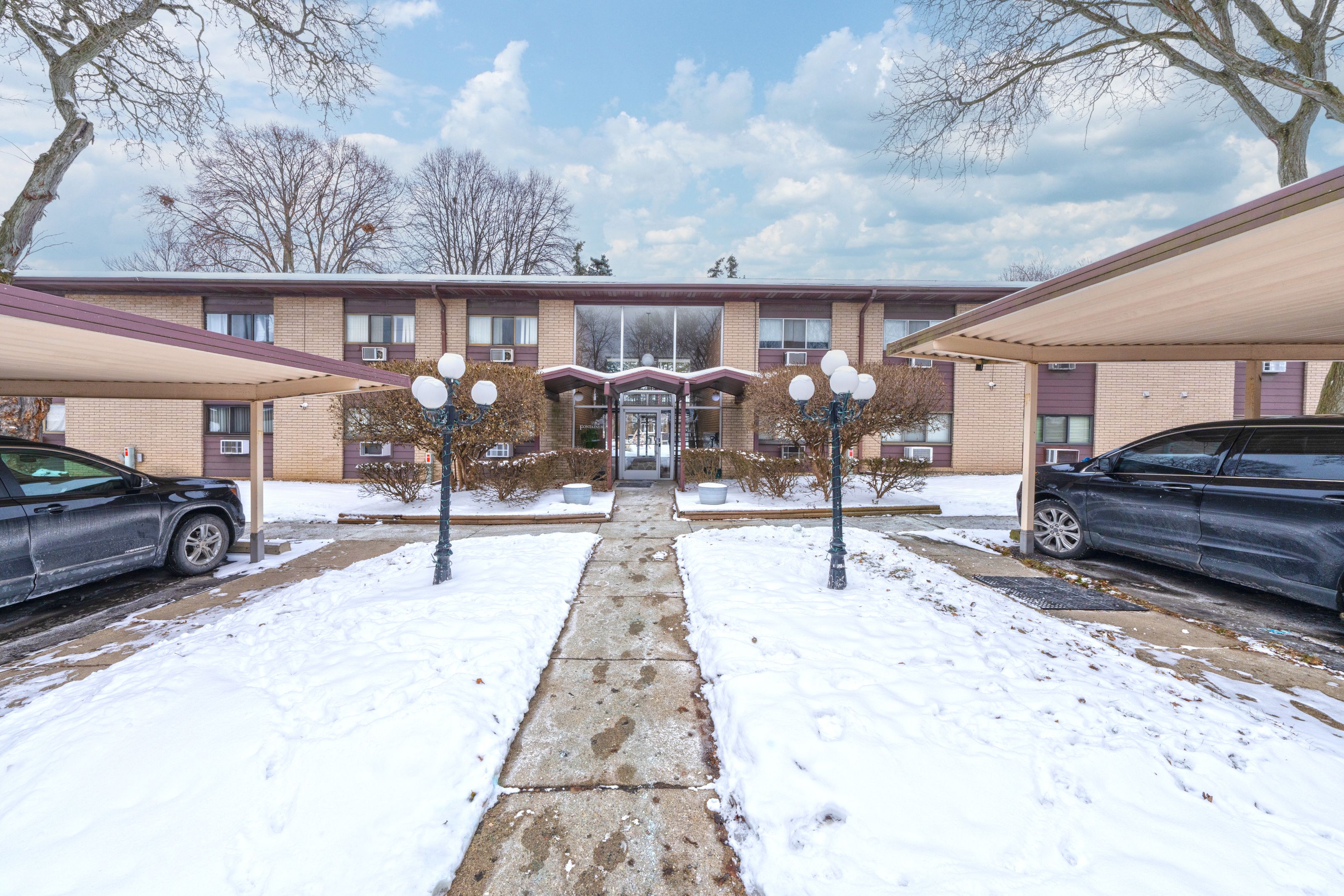 995 N Cass Lake Road 209