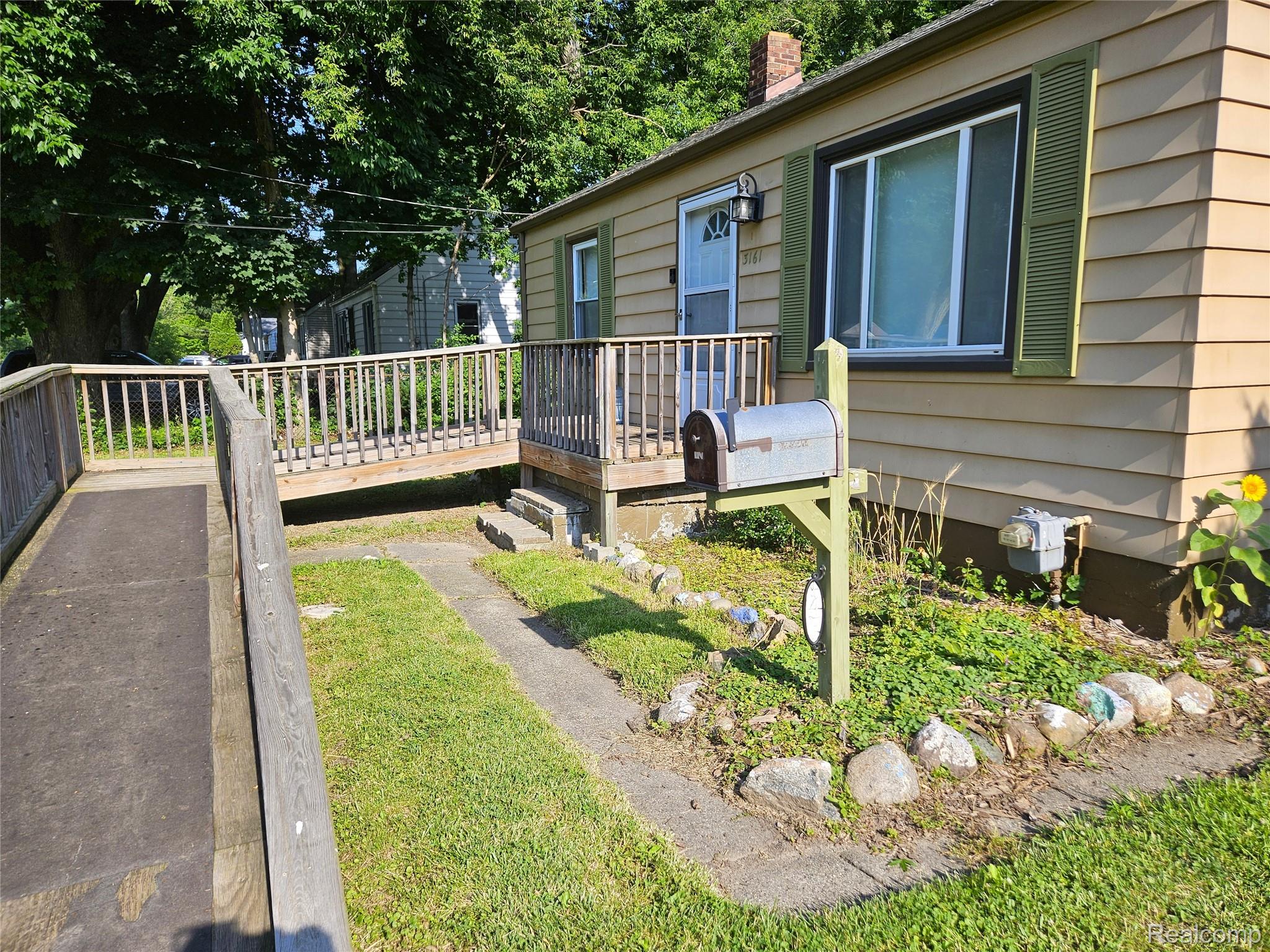 3161 Leith Street