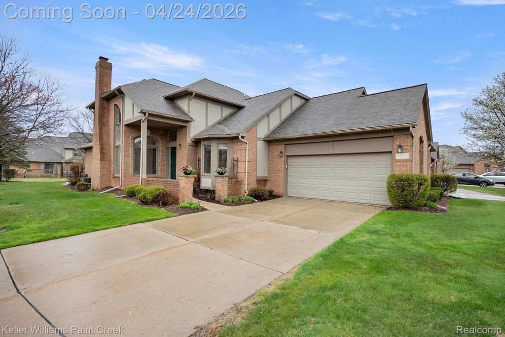 Photo of 54710 Bellingham Drive, Shelby Charter Township, MI 48316 (MLS # 20261026471)