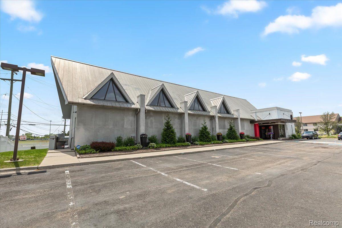 31519 W 12 MILE Road