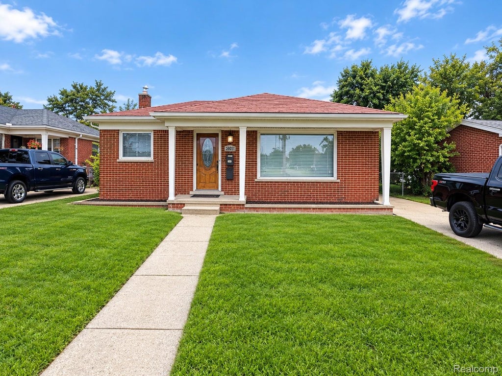 Photo of 27014 Ford Road, Dearborn Heights City, MI 48127 (MLS # 20261082772)