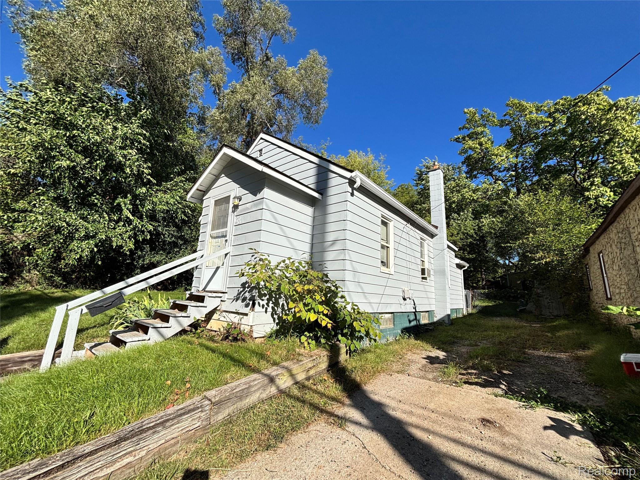 68 W Rundell Street