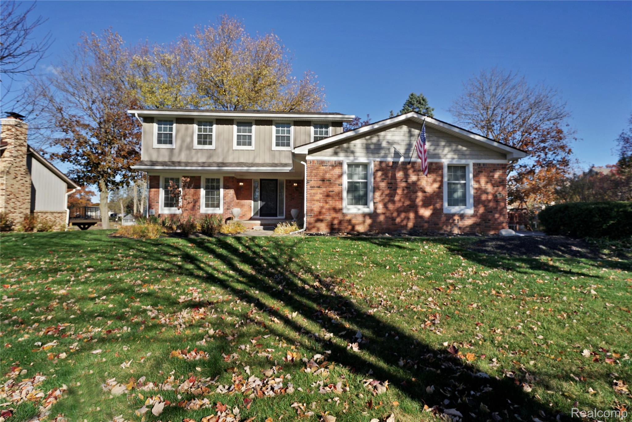 2832 Ravinewood Drive