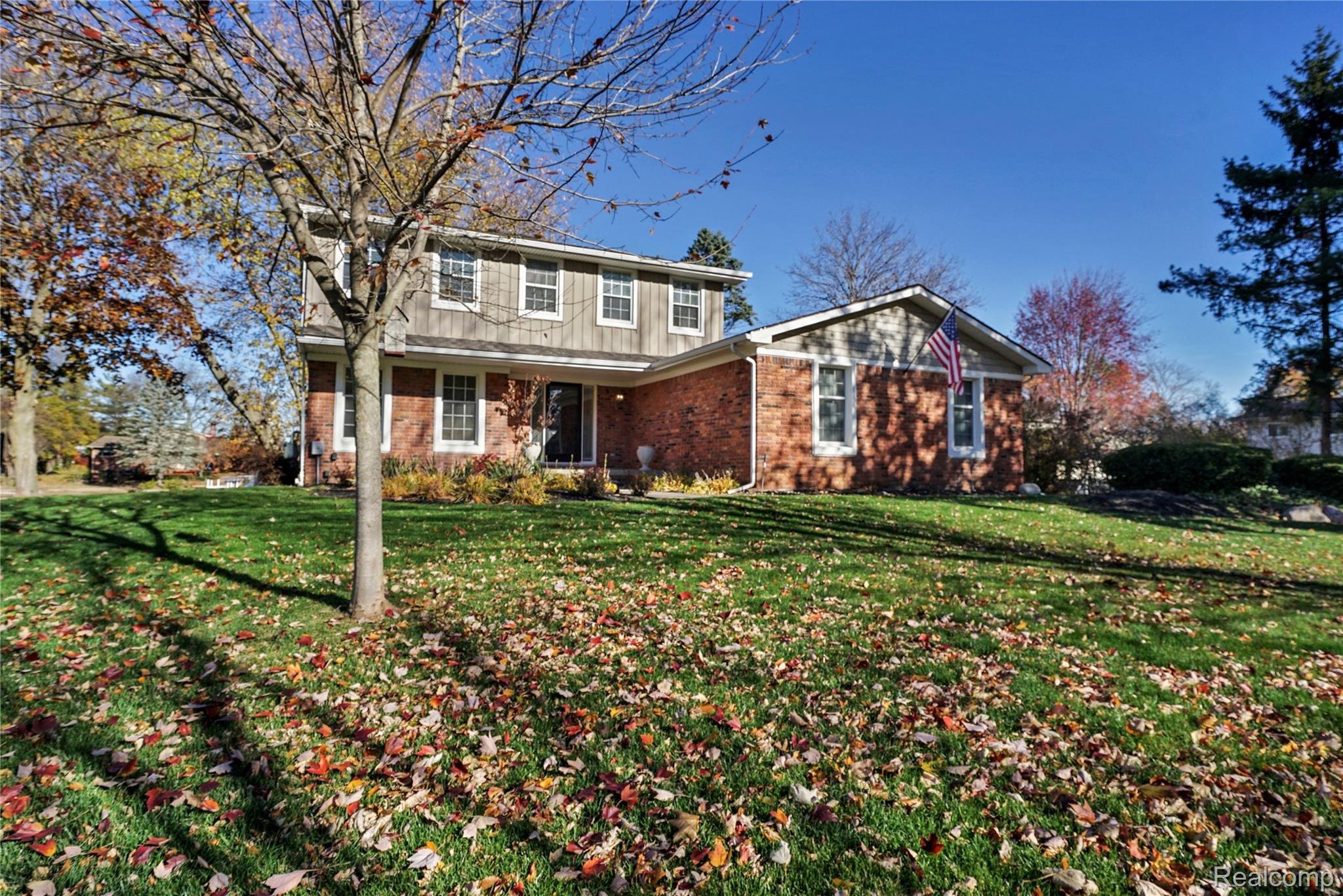 2832 Ravinewood Drive