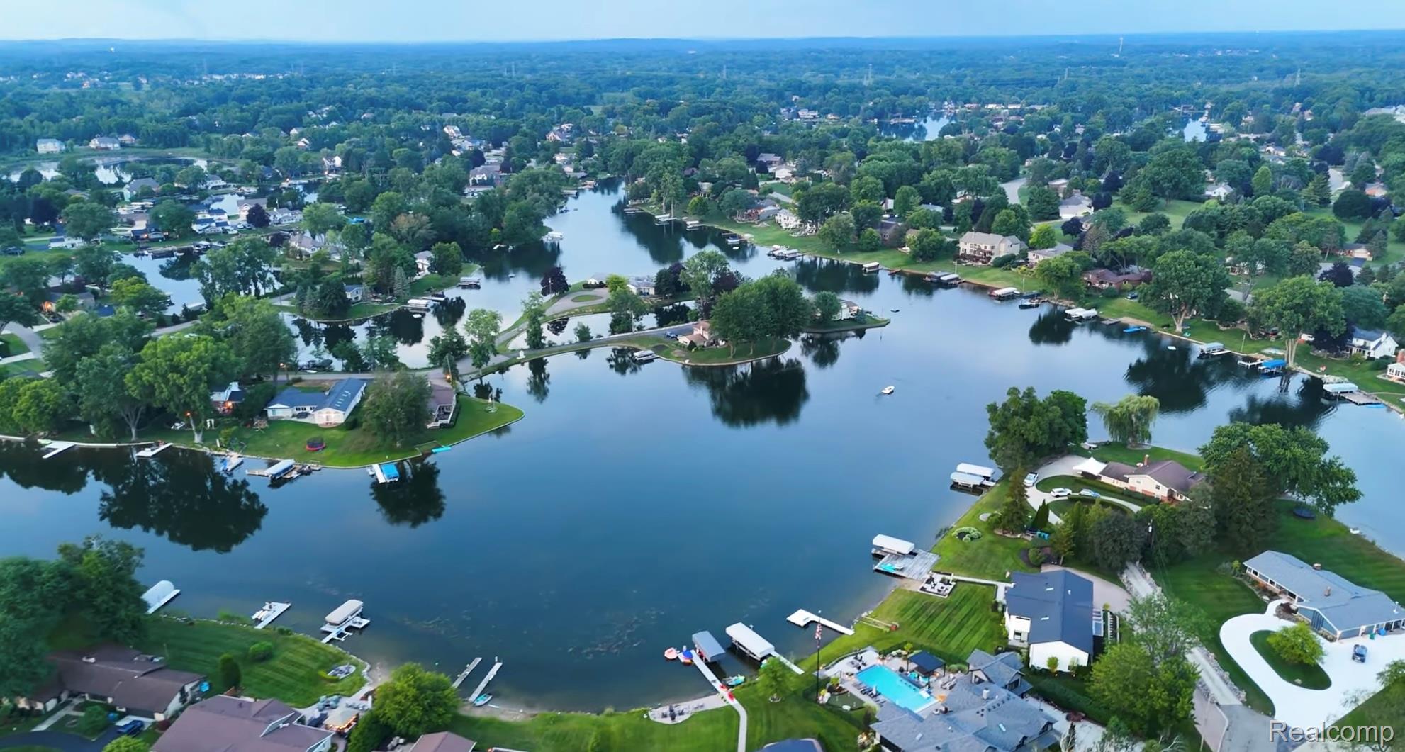 2832 Ravinewood Drive