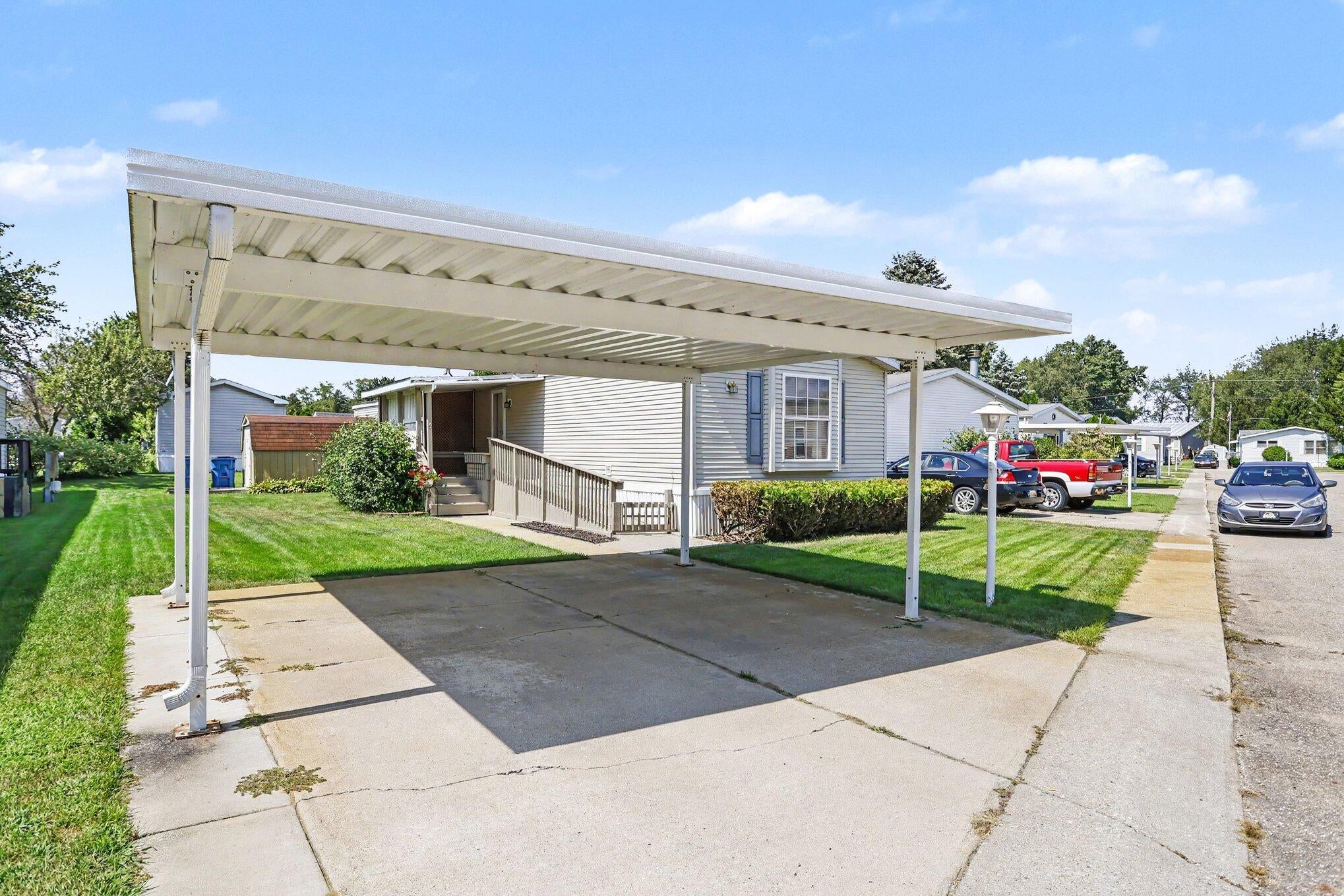 69205 Garver Lake Road 52