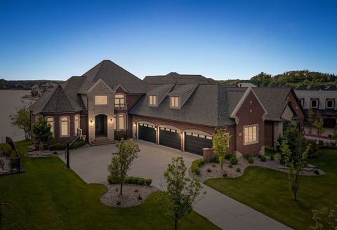 10387 STONEY POINT Drive Green Oak Township MI 48178