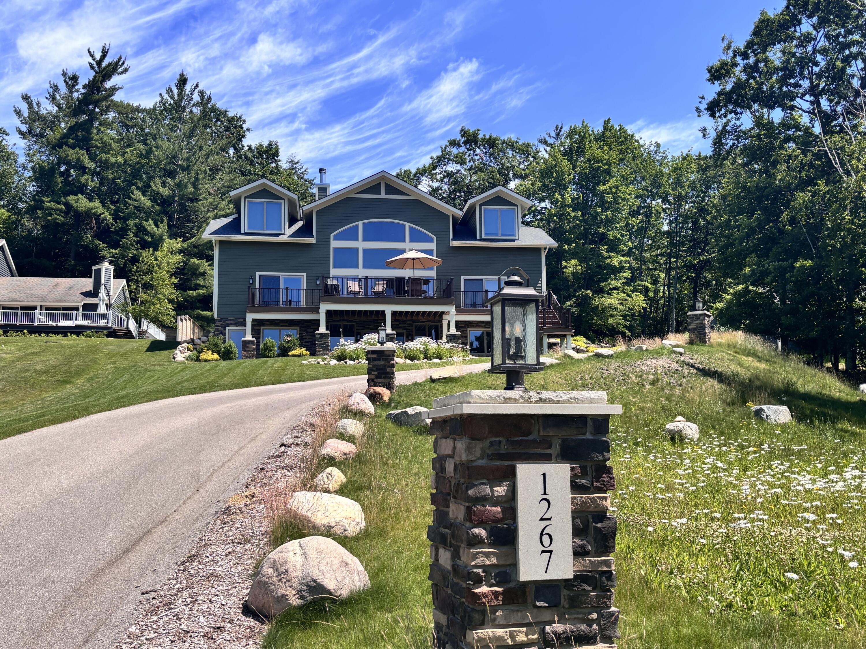 1267 Pinetree Trail