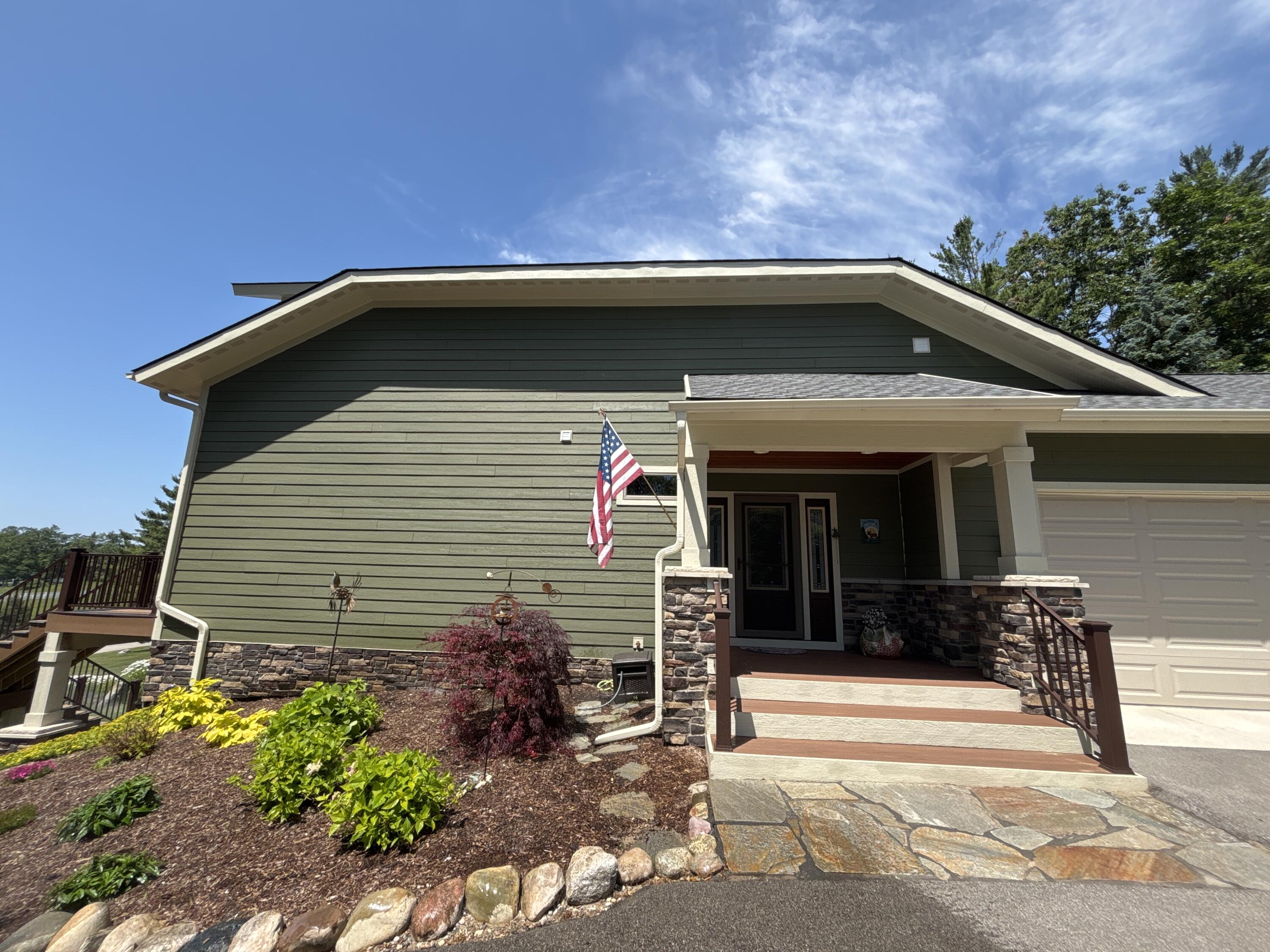 1267 Pinetree Trail