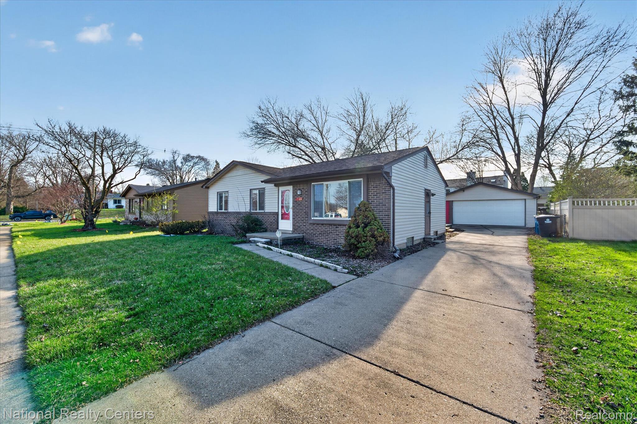 1760 S John Hix Street